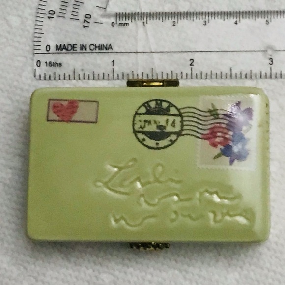 Hallmark Signature keepsake box - Picture 4 of 11